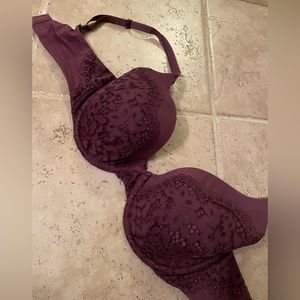 Victoria’s Secret 34D bra